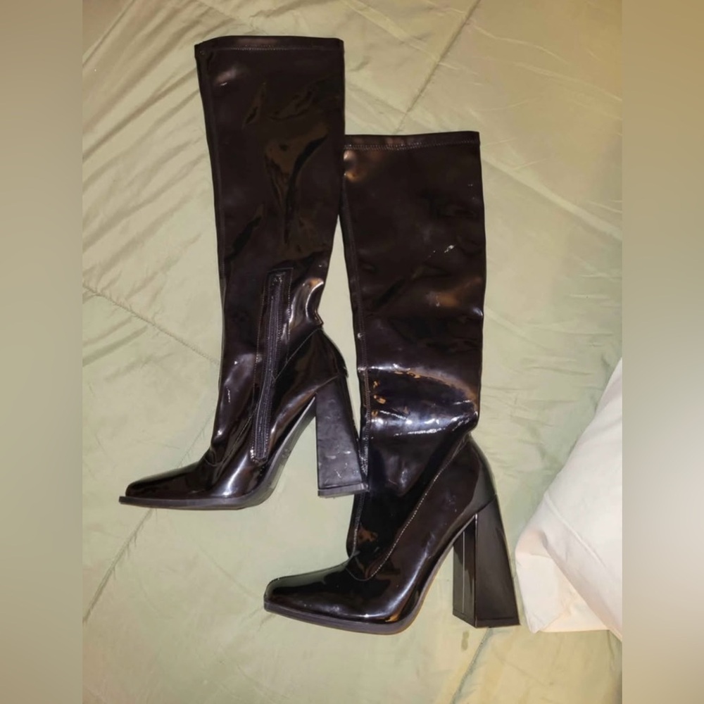 Forever 21 Shiny Black Heeled Boots